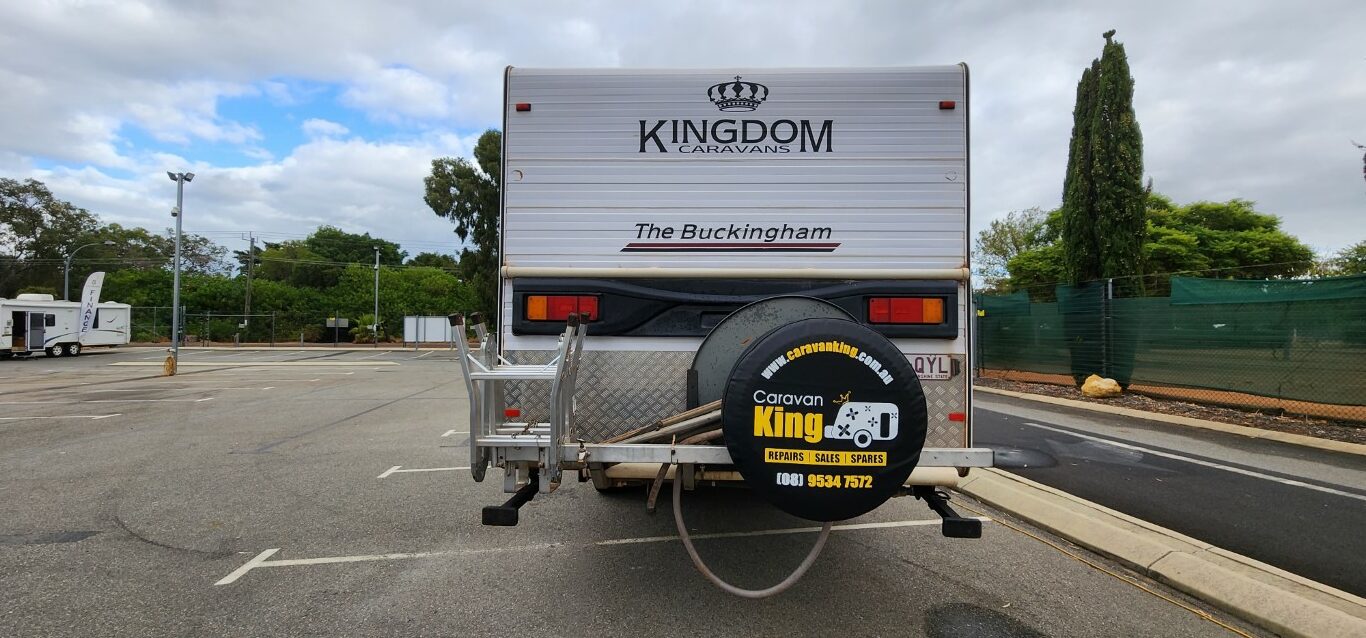 SN670 Kingdom Buckingham (Medium)